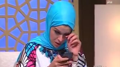 بالفيديو.. مذيعة «mbc» تبكي على الهواء