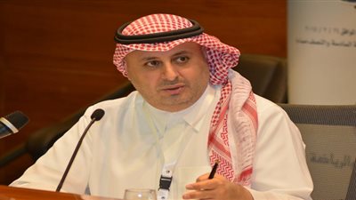 الأمير فيصل بن تركي يتفقد ملعب السلام قبل انطلاق البطولة العربية