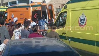 7 صور ترصد رعب أولياء أمور ضحايا التطعيم بمدرسة الفيوم