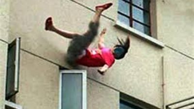 سقوط فتاة من الطابق الثالث في بورسعيد