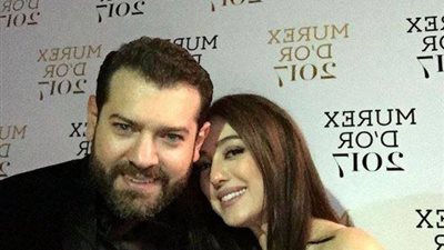 بالصور.. رومانسية عمرو يوسف وكندة علوش في «الموريكس دور»