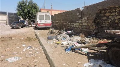 بالصور.. حيوانات حية ونافقة بالوحدات الصحية في بني سويف