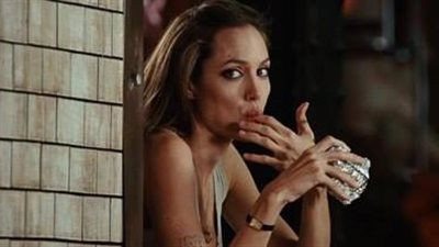 أنجلينا جولي تقرر اعتزال الفن