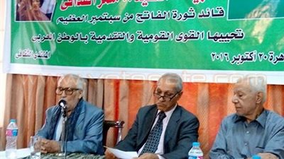 بالصور.. أنصار القذافي يطالبون البرلمان الليبي بإنقاذ طرابلس