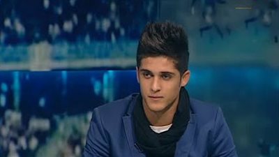 أحمد الشيخ يرفض اتصالا من خطيبته على الهواء: معندناش الكلام ده