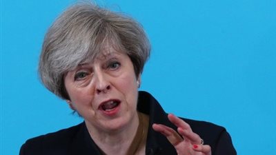 تريزا ماي تعترف بوقوع هجمات إلكترونية في بريطانيا