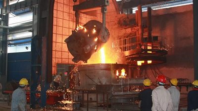 النيابة: انقطاع مياه التبريد وارتفاع حرارة الفرن سبب انفجار «الصف»