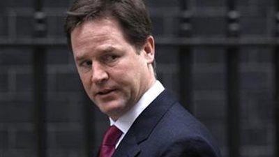 نائب رئيس وزراء بريطانيا: يجب حرمان قطر من استضافة كأس العالم