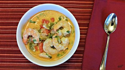 طريقة إعداد شوربة الجمبري بالسلمون التايلاندية