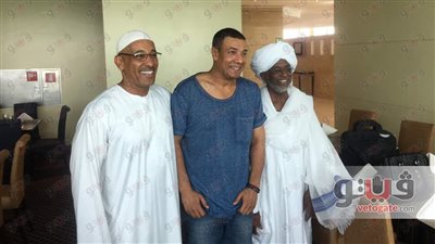 بالصور.. استقبال سياسي وشعبي لـ«هشام الجخ» بالسودان