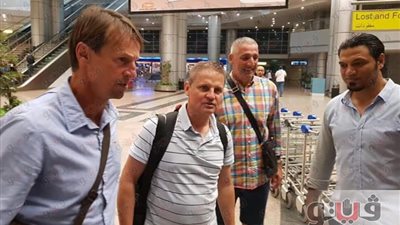 بالصور.. ستراكا يصل القاهرة لتولي تدريب سموحة