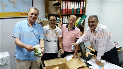 بالصور.. إحباط محاولة تهريب كوكايين في علب شوكولاتة بمطار القاهرة