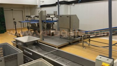 وزير الزراعة يتفقد شركة لتصنيع وسائل مقاومة الآفات بالصوب في إسبانيا