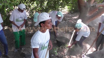 بالصور.. قنا تواصل أعمال مبادرة النظافة بمشاركة القوات المسلحة