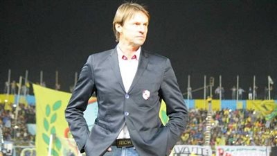 رئيس سموحة يجتمع اليوم بالتشيكى ستراكا لتوقيع عقود تدريبه للفريق