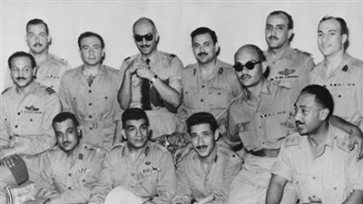 قصة صورة تذكارية لأعضاء مجلس قيادة ثورة يوليو 1952