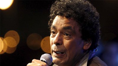 محمد منير يتحدث عن أزمة السكر في حفل جامعة مصر