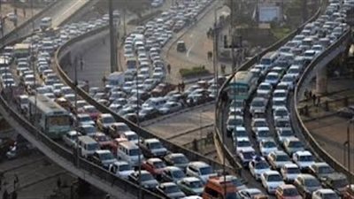 بالفيديو.. كثافة مرورية على غالبية الطرق والمحاور بالقاهرة
