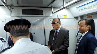 بالصور.. مدير شرطة النقل في زيارة مفاجئة لـ«محطة مصر»