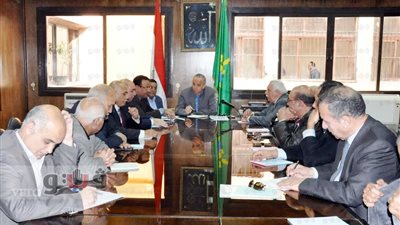 بالصور.. تخصيص 200 فدان لإنشاء شركة لأصحاب مصانع النسيج بشبرا