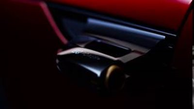 بالفيديو.. مرسيدس تكشف تصميم سيارتها الحديثة