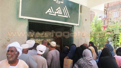 بالصور..«تموين أسوان»: لدينا فائض في السكر بعد استيفاء حاجات المواطنين