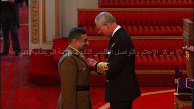 منح ضابط مسلم بالجيش البريطاني وسام الإمبراطورية