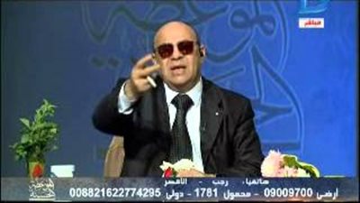 بالفيديو.. موقف طريف بين مبروك عطية ومتصل صعيدي