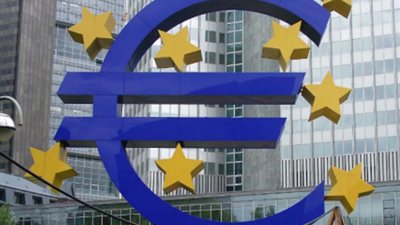 اليورو يلتقط أنفاسه بعد بيانات التضخم بمنطقة اليورو