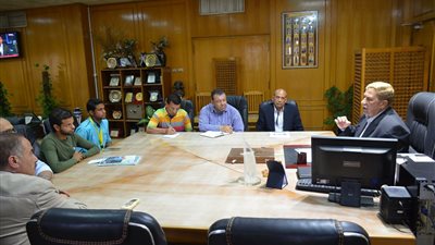 يس طاهر يبحث تجديد وتطوير مركز شباب الإسماعيلية