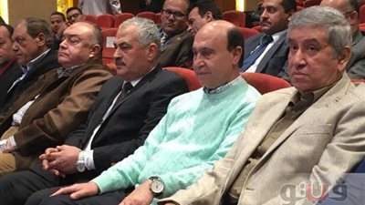 نجاح التشغيل التجاري لسفينة تستوعب 18 ألف حاوية بقناة السويس