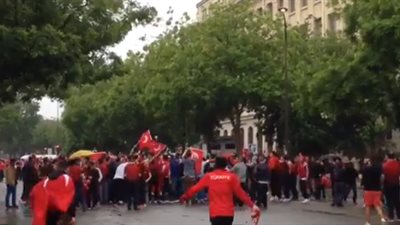 بالفيديو.. جماهير كرواتيا وتركيا تقود الصراع في شوارع فرنسا