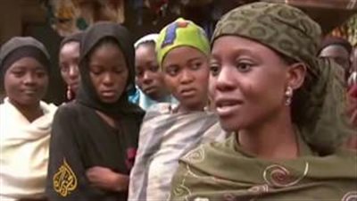 بالفيديو.. عجوز متزوج من 97 امرأة ينصح الرجال بالزواج من اثنين فقط