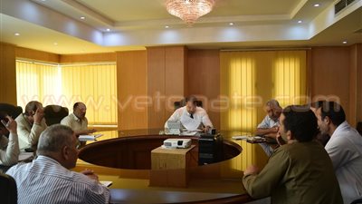 محافظ الفيوم يلتقى أهالي «الخمسين» لبحث مشكلات القرية