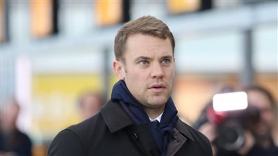 بالصور.. بعثة البايرن تصل لندن استعدادا لمواجهة الأرسنال