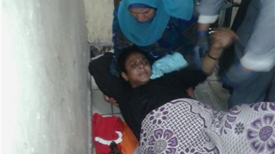 سيدة تضع مولودها بمحطة مترو السادات