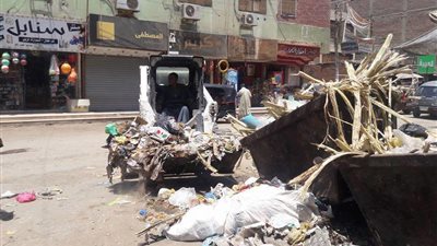 بالصور.. حملات للنظافة ورفع كفاءة الشوارع بمركزين بالمنيا