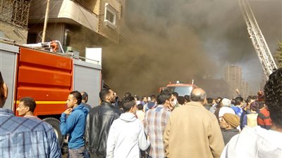 بالفيديو.. حريق بمخزن هياكل سيارات بالإسماعيلية والخسائر 3 ملايين جنيه