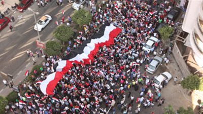 الألعاب النارية تشعل احتفالات فوز 