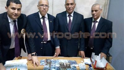بالصور.. جمارك مطار القاهرة تحبط 4 محاولات تهريب.. ضبط 14 مكيال غلال أثري مع مسافر إلى قطر.. إحباط محاولتين لإغراق السوق المصرية بالكوكايين.. وإجهاض تهريب 250 ألف دولار داخل أكياس حلويات