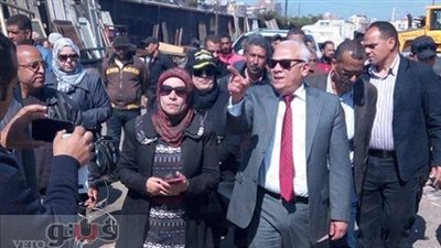 بالصور.. محافظ بورسعيد يتابع إزالة المحال العشوائية خلف السجن