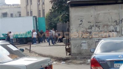 بالصور.. «السقا» يصور «هروب اضطراري» أمام «القضاء العالي»