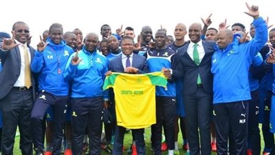 وزير رياضة جنوب أفريقيا ينتقد الزمالك بسبب ملعب تدريب صن داونز