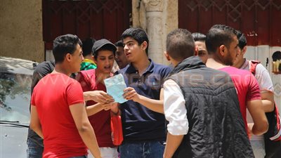 مدرس فيزياء: سؤال «الدائرة الكهربية» من كتاب خارجي