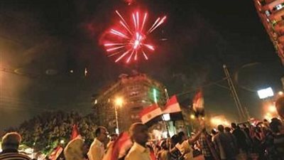 احتفالات بالألعاب النارية بميدان الأوبرا احتفالا بفوز السيسي