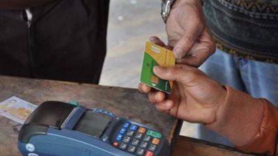 «الحق حدث بيانات بطاقتك التموينية».. الحكومة: 30 يونيو آخر موعد والاستمارة بالمجان.. وزير الاتصالات: 60 مليون مواطن يعدلون بياناتهم.. 10 ملايين ينتظرون التحديث