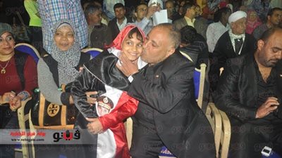 زغاريد وهتافات في افتتاح 