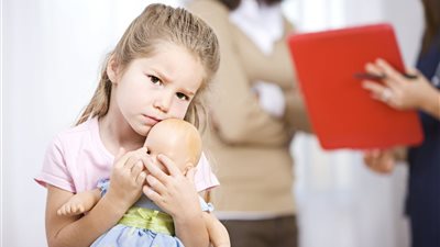 دراسة: الحلوى الملونة وراء انتشار مرض التوحد المزمن