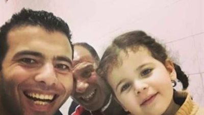 متعب يصالح «عم حارس» بطريقته الخاصة