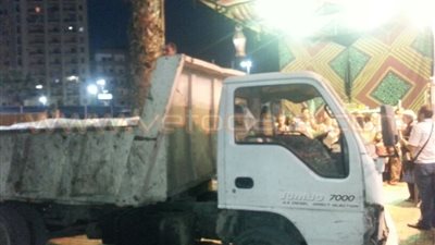 بالصور.. أهالي البحيرة: السيارات المخصصة للقمامة توزع السكر على المواطنين